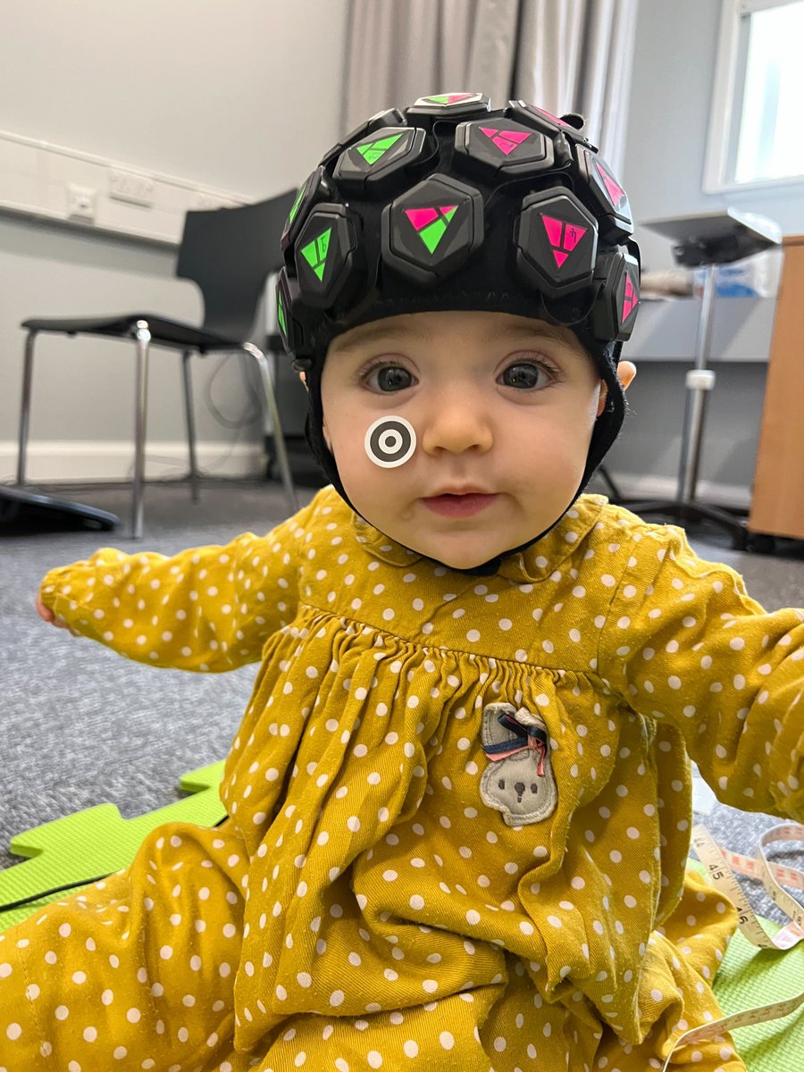 BabyPaL_Lab's tweet photo. Look at this Little Star! ⭐️

This Little Scientist has now taken part in 3 studies of learning with BabyPaL Researchers @AddisonBilling &amp; @elliesarahsmit3 🏆 Thank you!

If you have an inquisitive Little Scientist &amp; would like to find out more:
📧 babylab@psychol.cam.ac.uk https://t.co/kNOy1awcYJ