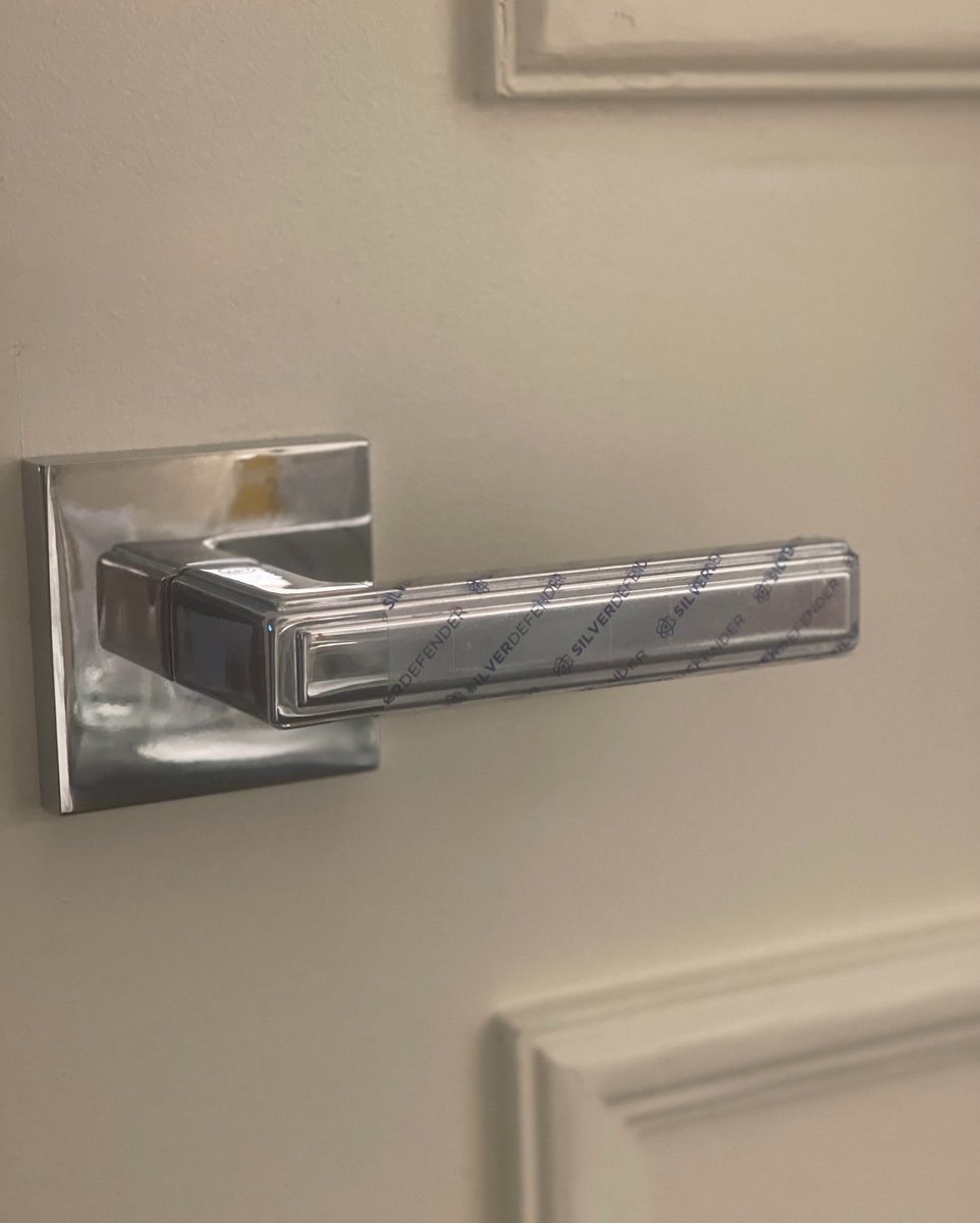 silver_defender's tweet photo. Our stretchy film can easily be applied to any type of door handle. 

#silverdefender #antimicrobial #clean #germs #bacteria #backtowork #cleansurfaces #nanotechnology #covid #madeinamerica https://t.co/JOJ3gVZ1T7