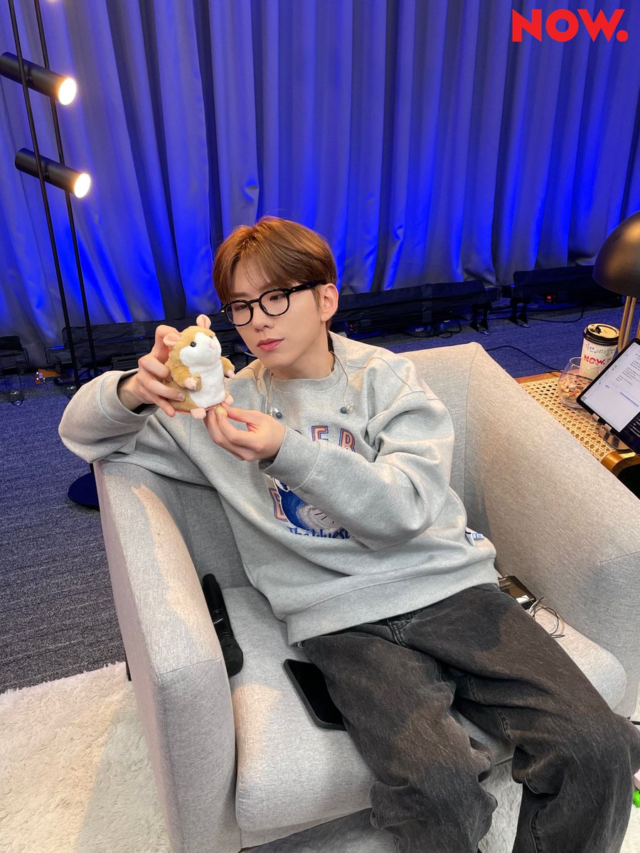 SweetKihyunBr's tweet photo. ~ Twitter |💌| 15.02.2022
Celebrando o 15° dia do janeiro lunar... Eu estava tão animado hoje 🐹 Faremos um show ao vivo e aspiraremos~ Mostrarei meus pertences~ Ligarei para ele~ Venderei o chapéu para Minhyuk e Hyungwon~ A partir de agora, faremos tudo o que Kihyun queira 🌖 https://t.co/KYSW9pWK1s