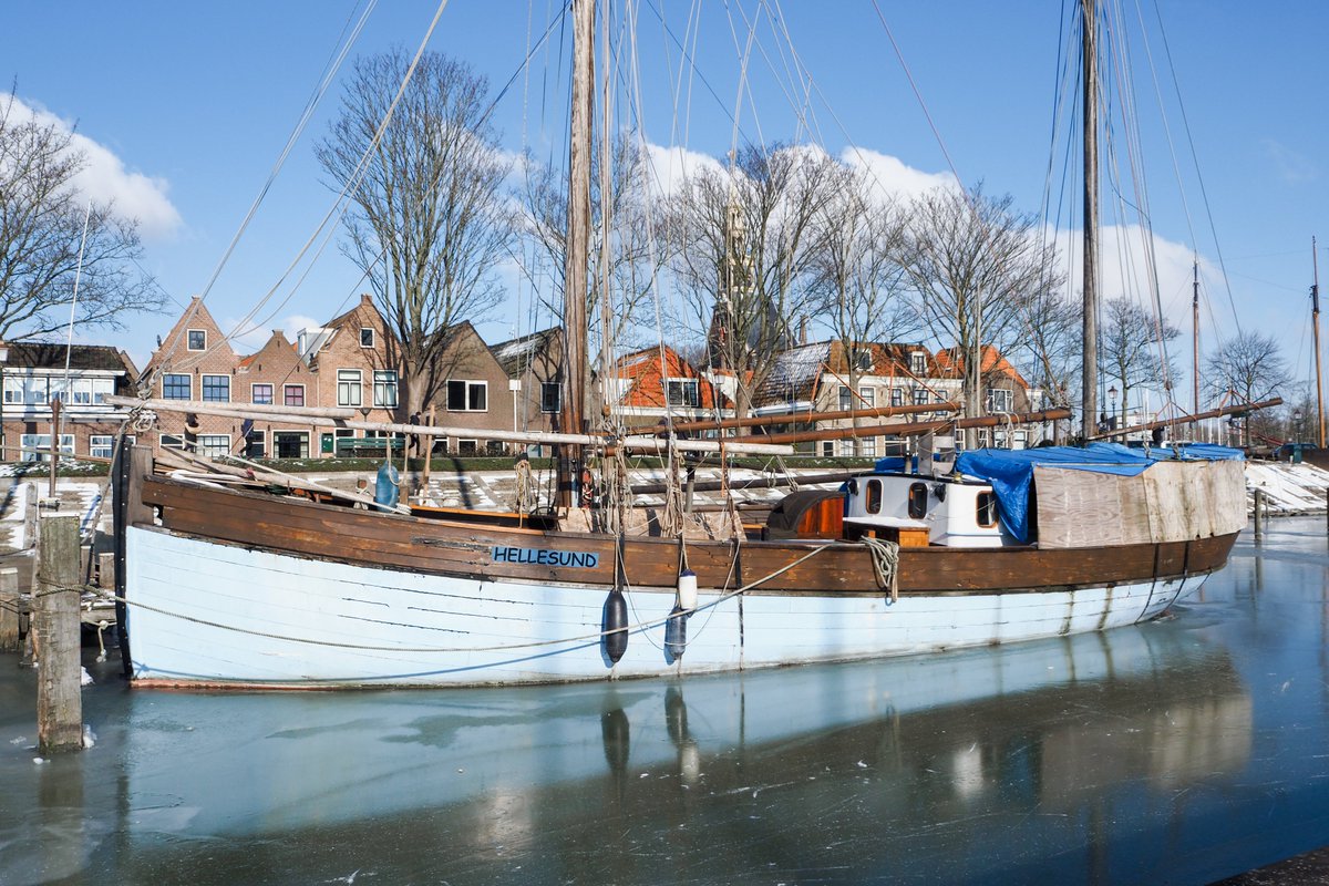 theamsterdamian's tweet photo. Can I sit here for a moment and just dream about the winter of last year? 😍
#frozencanals #wintertime #dutchwinter https://t.co/X0Lry29hvO