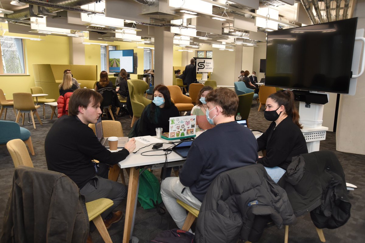 Space Park Leicester collaborators <a href="/AirbusSpace/">Airbus Space</a>, <a href="/Carbon_Keepers/">Carbon Keepers™</a>, SAWiE and <a href="/2excelgeo/">2Excel Geo</a> join <a href="/LeicesterGeog/">Leicester Geography</a> undergraduates for a tropical forests workshop.

#collaboration I #EarthObservation
#forestry I #carbonemissions I #environment I #climate