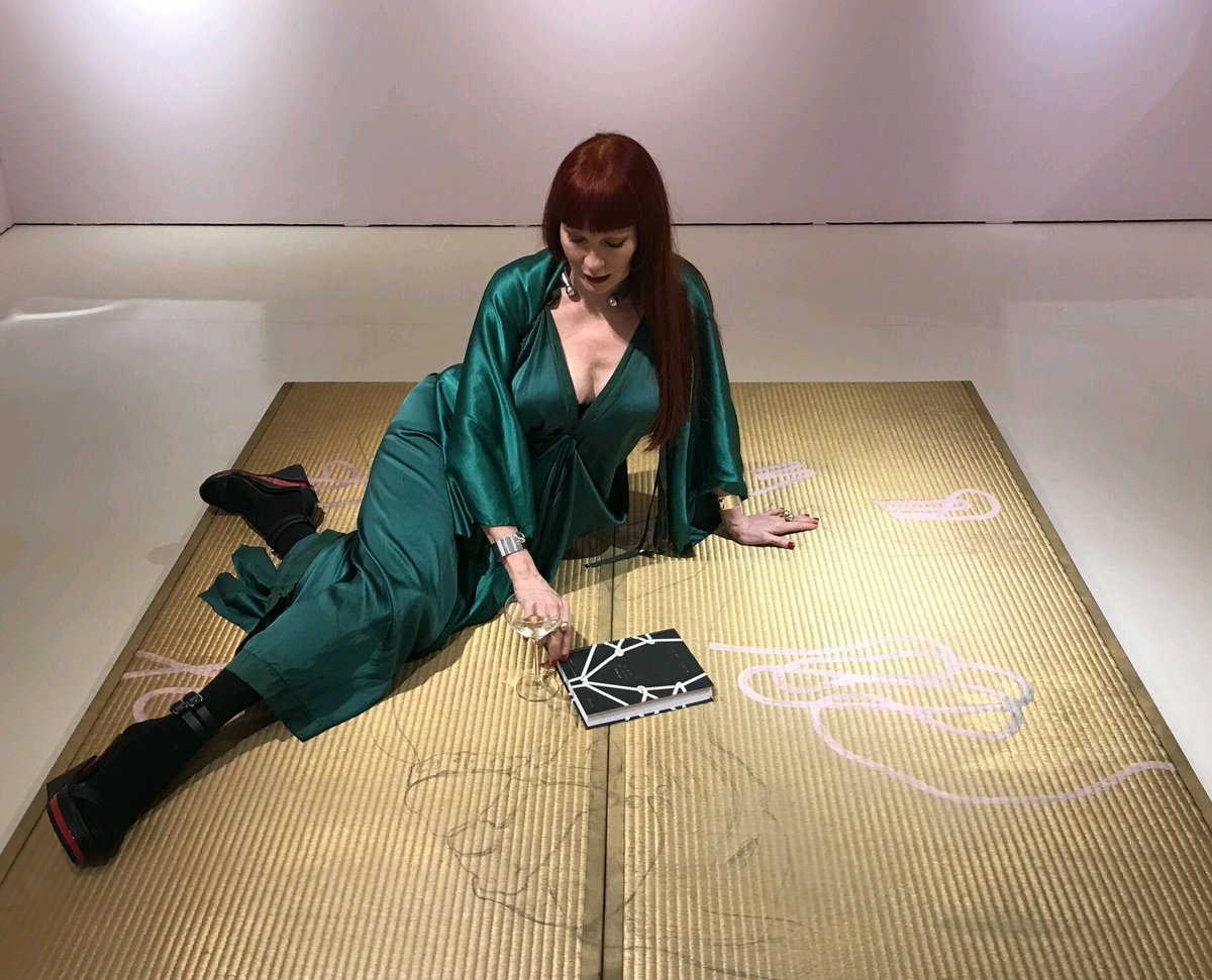 An amazing  evening in the Gallery at 10 Corso Como, with François Berton and Betony Vernon talking about their new EROS book, Italian Edition, by Rizzoli International Publications. 
The magic of Love.

#10corsocomo #betonyvernon #rizzoli #fondazionesozzani