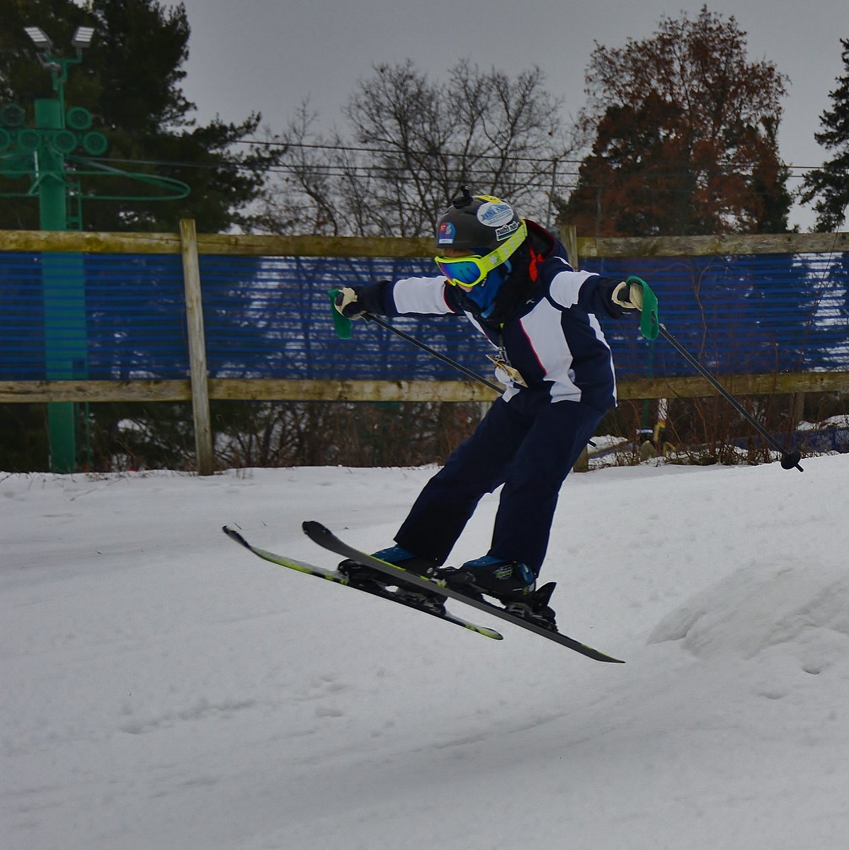 PineKnobSkiing's tweet image. BEGINNER TERRAIN PARK CAMP
We focus on riding &amp;amp; skiing skills related to success in the parks with an emphasis on park etiquette, as well as safety. Feb. 16-18
pineknobskischool.com/camps.html

#PineKnobSkiSchool #TerrainPark #TerrainParkCamp #MidWinterBreak #WinterBreakCamp #SkiPineKnob
