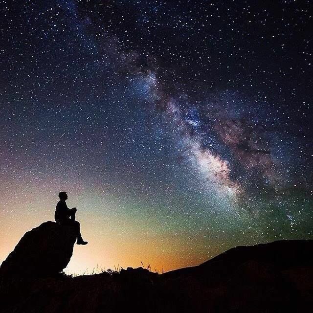 uranus_hani's tweet photo. #وعي 
قالوا"الذي لا يأكل بيده لن يشبع"
حتى في الحكمة
نحن شعوب لا تتفكر إلا فيما نأكل
لانفكر إلا في مانجمع
△ماذا لو قُلنا
الذي لم يتفكر بنفسه لن يبدع
الذي لم ينـفع نفسـه لن ينفـع
الذي لم يقتنع بنفسه لن يَقنـع
الذي لم يصعد بنفسه لن يُرفع
الذي تتلـقفه الـمارة لـن يرجـع
🕊𝑯𝒂𝒏𝒊🕊 https://t.co/YfN6WrDfpZ