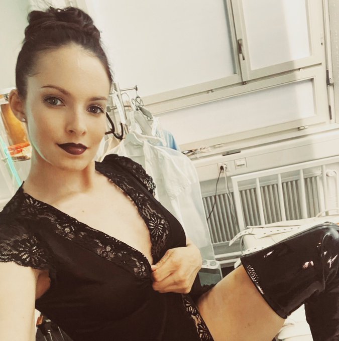 "A year from now you will wish you had started today." Apply now! 🔥😈🔥Happy Tuesday at #derfemdom #happy<a href="/tag/happy"class="tags"><span>#happy</span></a><a href="/tag/dominatrix"class="tags"><span>#dominatrix</span></a><a href="/tag/zuri"class="tags"><span>#zuri</span></a><a href="/tag/derfemdom"class="tags"><span>#derfemdom</span></a><a href="/tag/ladytess"class="tags"><span>#ladytess</span></a>