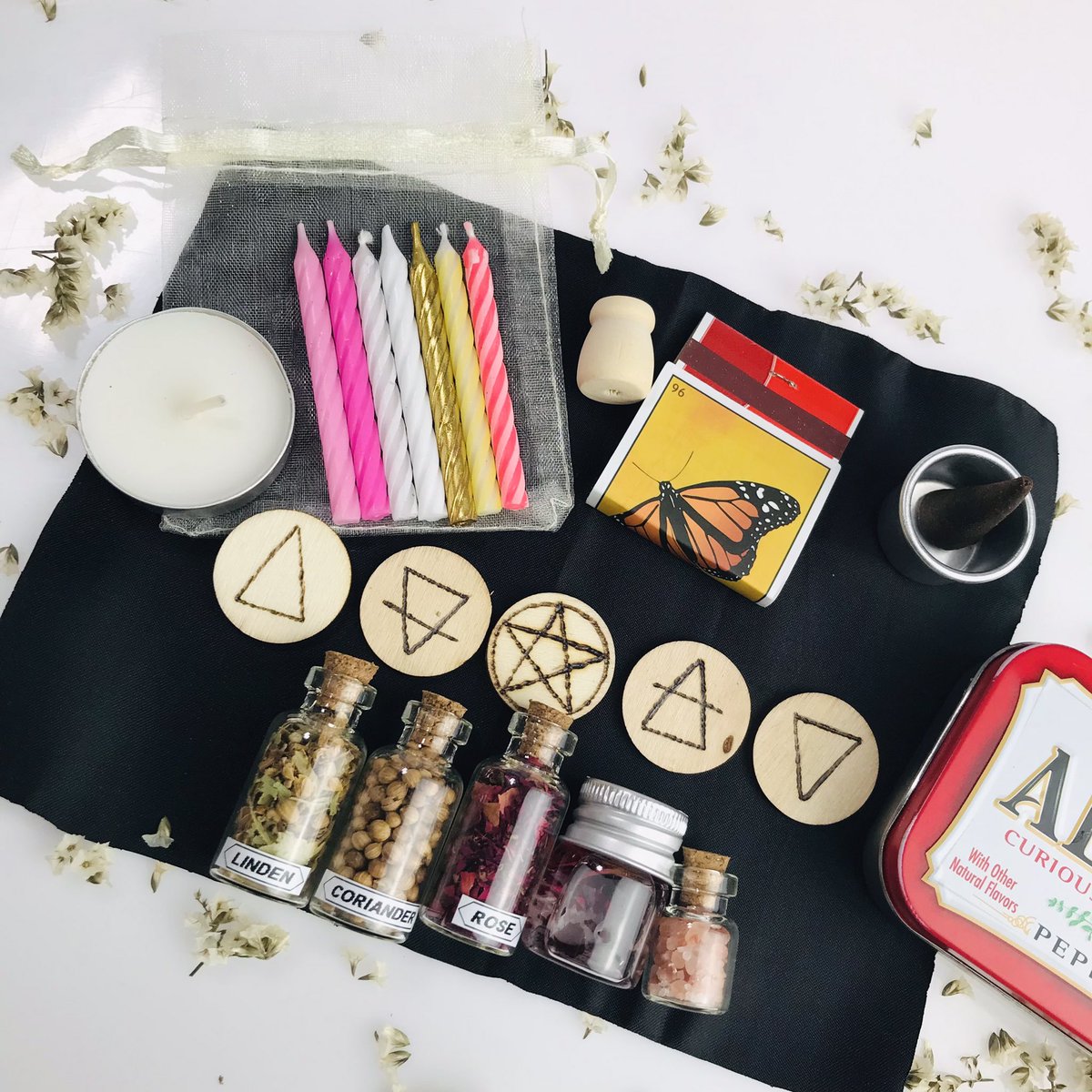 ThirdEyeLuna's tweet image. New Elemental Witches Travel Pocket Altars with candles and herbs sets now available on my Etsy shop! Take your magic with you anywhere! #travelaltar #elementalwitch #witchcraft #witch #witchy #altarkit #etsy #etsyshop 

etsy.me/3HcwFwf