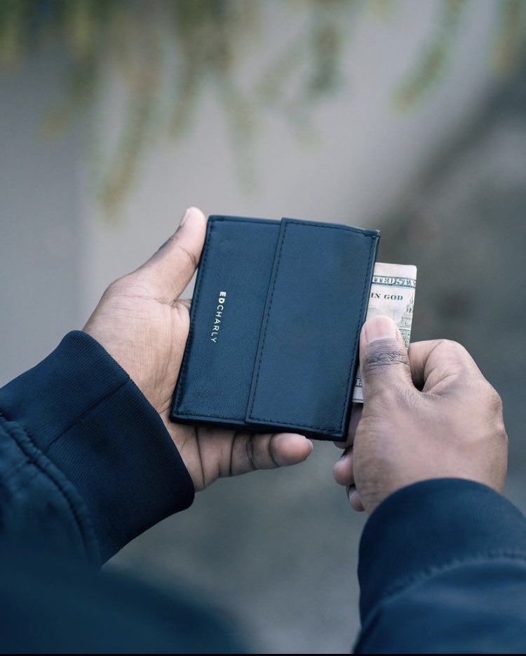 edcharly_'s tweet photo. Our black full grain leather, Ed Classic speaks #classic ! #wallet #slimwallet #edcharly https://t.co/K2qoG6gtYb