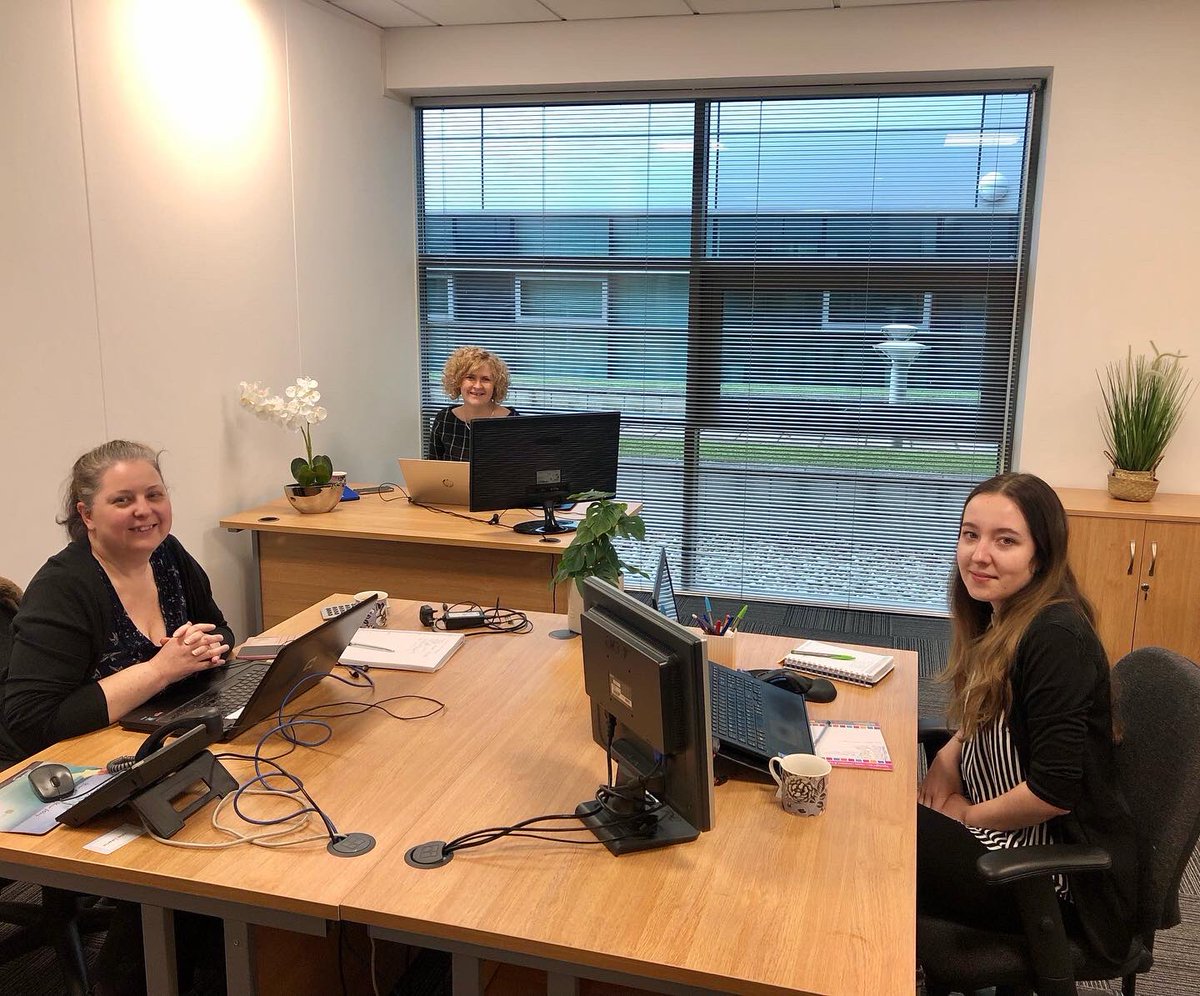 PWAbroad's tweet photo. An exciting day today at PWA HQ… Some of the team settling into our brand new offices! 💖👰💐 #newhome #dreamteam https://t.co/wnPOXXik0L