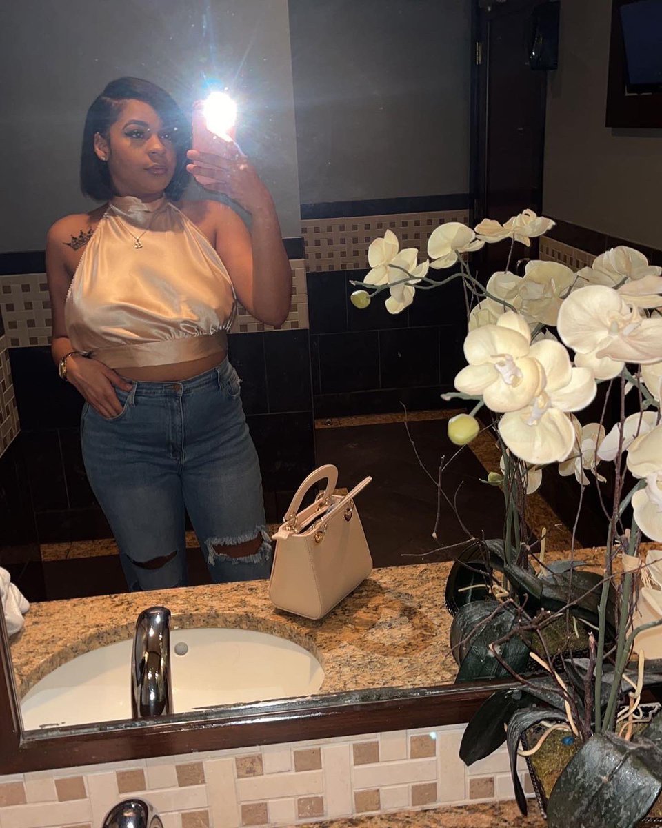 _aboveaveragee1's tweet image. Adding these here too ☺️