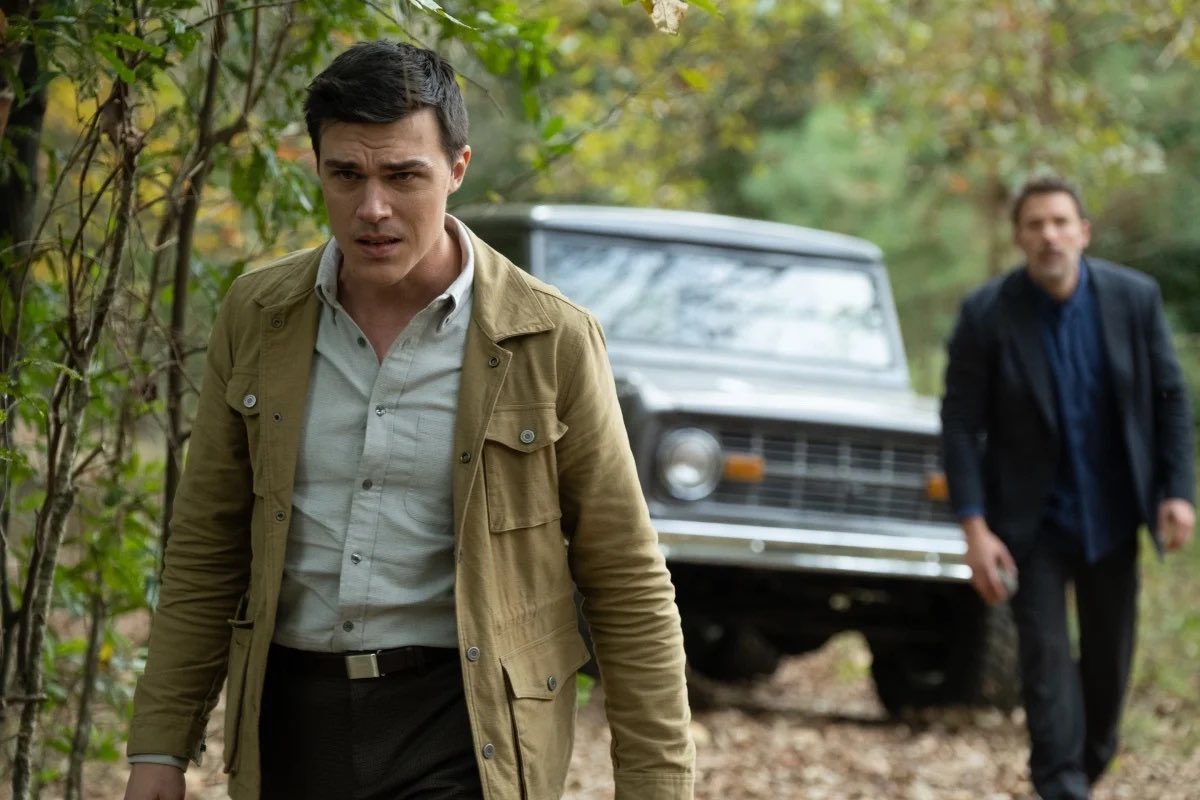 Finn_Wittrock__'s tweet photo. 🆕 First still from #DeepWater.
Exclusively on Hulu on March 18!

@FinnWittrock #BenAffleck #AnaDeArmas #deepwatermovie 

📸 Source: @FilmUpdates https://t.co/zjcTSrM6OR