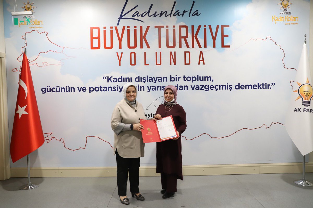 aysekesir's tweet photo. Kadın kolları başkanlıklarına atadığımız, Van Erciş ilçe başkanımız Vildan Or ve Bahçesaray ilçe başkanımız Şeyma Tarhan mazbatalarını teslim ettik.

Başkanlarımıza yeni görevlerinde başarı diliyor, önceki dönem başkanlarımıza emekleri için teşekkür ediyorum. https://t.co/B3ZV8TdT4G