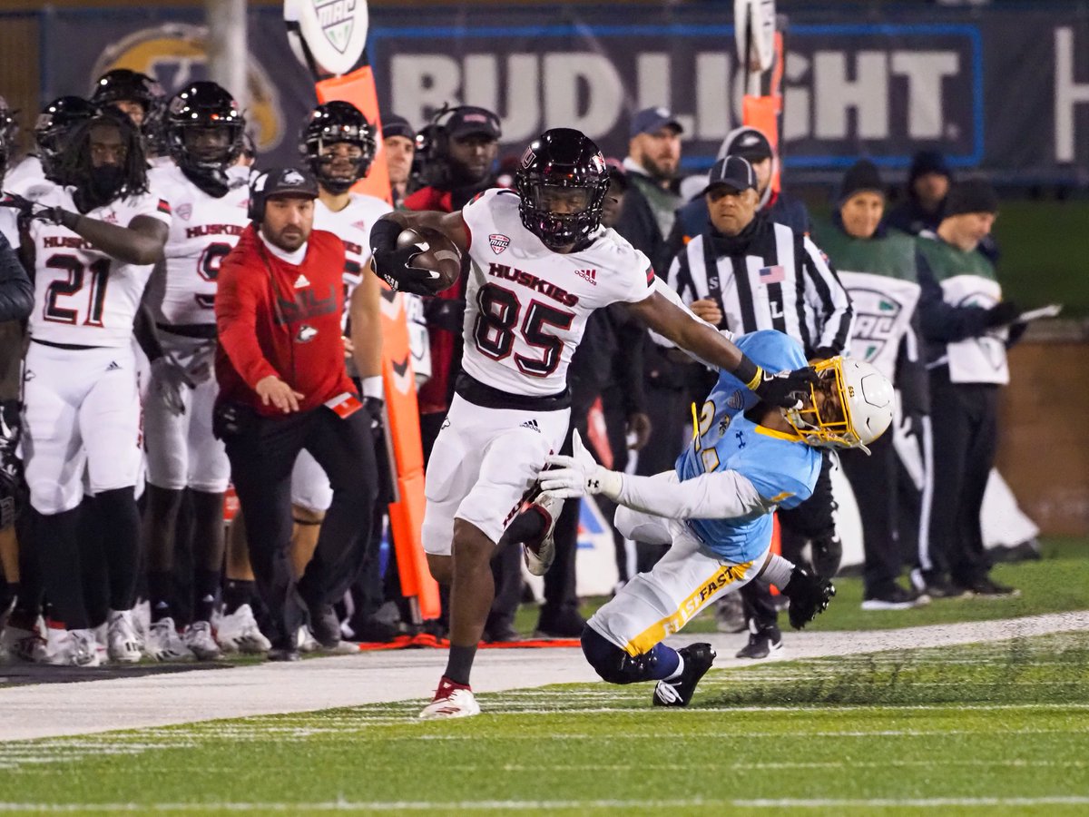 CoachAgpalsa's tweet photo. In 2021, NIU ranked 2nd in the nation in sacks allowed. The secret: @CoachEidsness QB's #PRIDE getting the ball out on time and @tonysorrentino1 ... well #WeAlwaysOpen. https://t.co/NNBdAMV5Ej