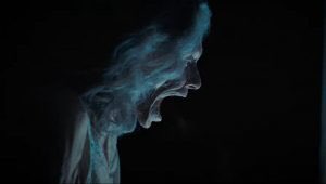 zigore2001's tweet image. El juego de espejos,los detalles, el rostro convertido en máscara,  sustos en su justa medida, todo en una magnética puesta en escena del gran @paco_plaza. Por fin he visto #LaAbuela, y me lo he pasado en grande.
Además,hay un poso de reflexión sobre cómo tratamos a los ancianos.