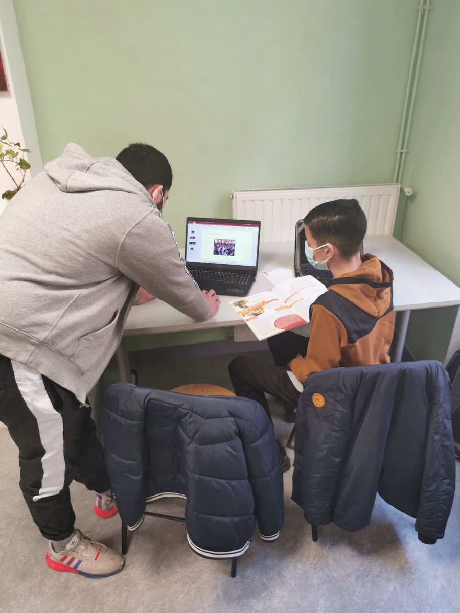 Aujourd'hui chez Art et Vie, remise à niveau pour les enfants de l'accompagnement scolaire.