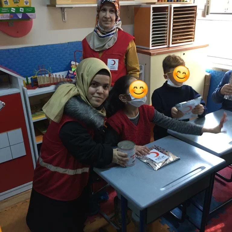 Türk Kızılay Engelsiz Küçükçekmece tarafından Özel Eğitim sınıfları Eğitim gören Öğrencileri okul idareleri ziyaret edilerek Eğitim ve Kızılay bilinci hakkında görüşmeler yapıldı..
#türkkızılay 
#i̇yiliksensizolmaz 
@drkeremkinik <a href="/kademeksi/">Kadem EKŞİ</a> <a href="/Mellialti/">Murat Ellialtı</a> <a href="/Kizilayist34b/">Türk Kızılay İstanbul Büyükşehir</a>