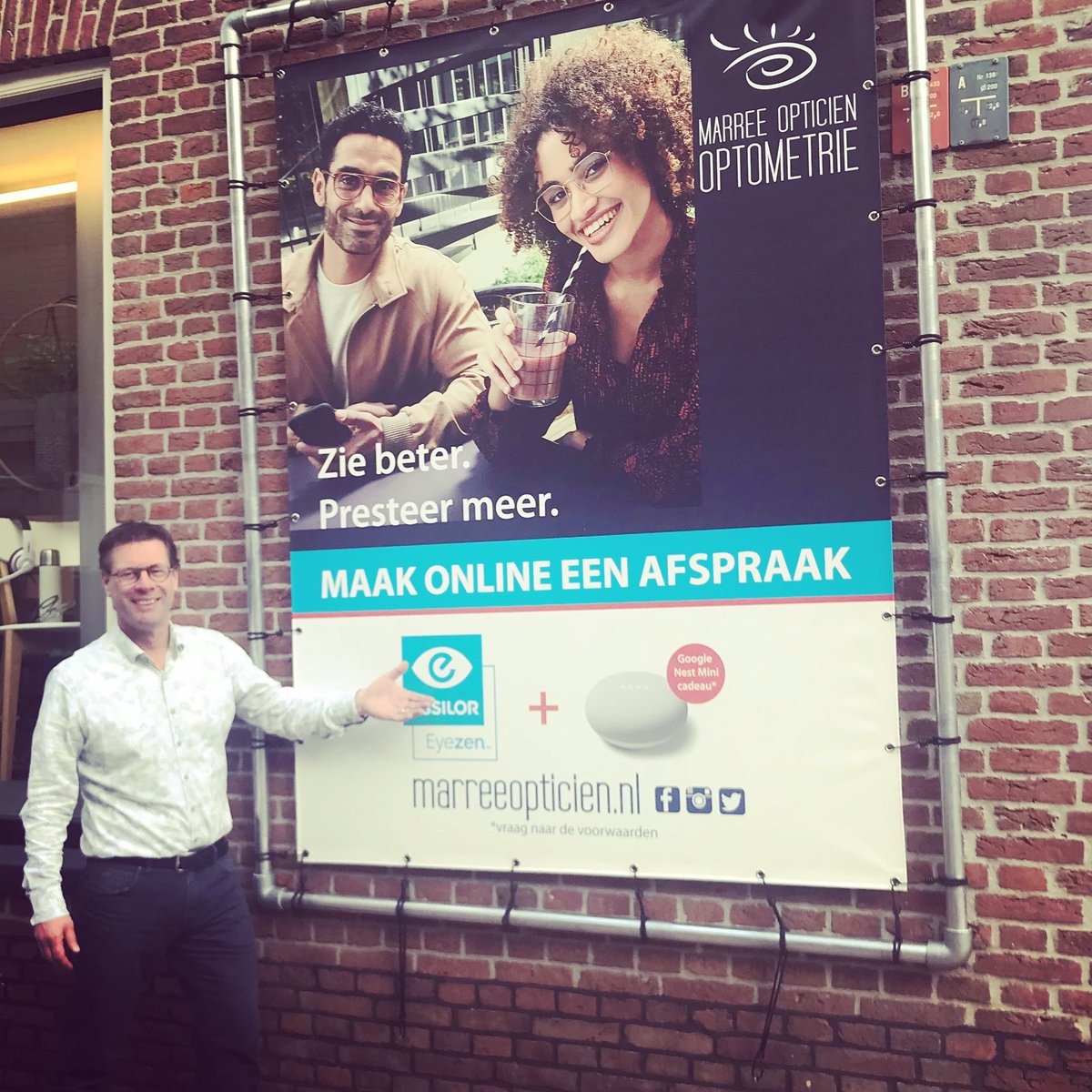 Marreeopticien's tweet photo. Blijf je digitale wereld de baas en krijg een @googlenest Mini* cadeau.
Wil je controle over je zicht? Kies de topklasse #eyezen brillenglazen @essilor Maak online een afspraak voor een oogmeting op https://t.co/Qjl2NDSm2F.

#assen  #opticien #optiek 

* vraag naar de voorwaarden https://t.co/vsetgdg4Yo