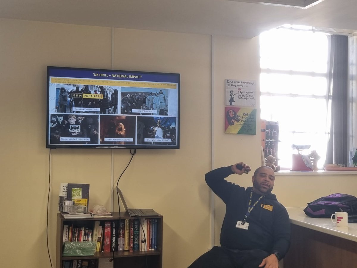 FoundationRich1's tweet photo. Another great session with  St Giles re-capping all our sessions so far- covering County lines and a sneak peek at our next sessions on Serious Violence, Drill Music, Glamorisation!

#StGilesTrust https://t.co/mddEF874ep