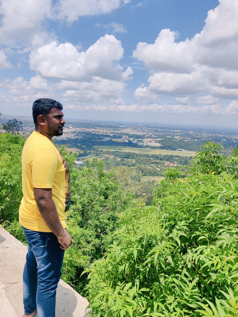 TharunDevraj's tweet image. Happy is as happy does🙂