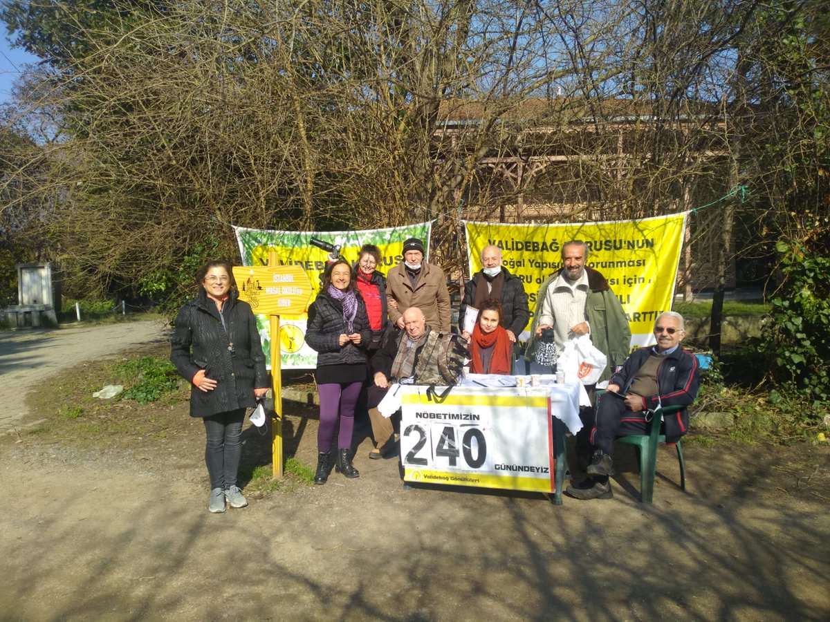 hikmetduru's tweet photo. #VALİDEBAĞ NÖBETİNDE
2️⃣4️⃣0️⃣. G 🔅 Ü🔅 N❗

#ValidebağdaNöbeteDevam

👭🐢👭🐕👫🐿️👭🐌👭🐦

#ValidebağÇocuklarındır
#ValidebağKorudurKoruKalacak
#ValidebağaDokunma
 @yakanal_yaist @kazdaglariist @ekolojibirligi @KentSavunmasi_ @EkolojiR @KadikoyKD 
@Bahceshr_Golet 
@MucellaYapici https://t.co/YcJ7TaLlKA