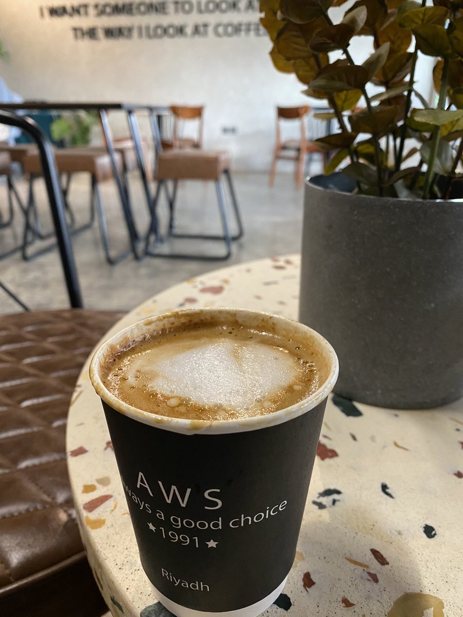 RUHReviews's tweet photo. السبت التجربة كانت لـ @awscoffee0
قهوتهم مب أحسن شي صراحة وسعرهم غالي! 🔥
المكان جميل ورايق والجلسات الخارجية حلوة ☺️
#كافيهات_الرياض 
#قهاوي_الرياض
#قهوه_مختصه #الرياض https://t.co/y0jfRmdapK
