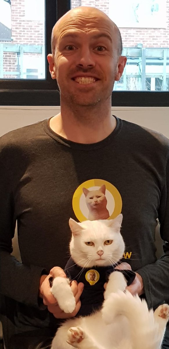 WithMeNowPod's tweet photo. 🙀 Three years since this beauty of a photo was captured!
#catception https://t.co/HvfBG902yo