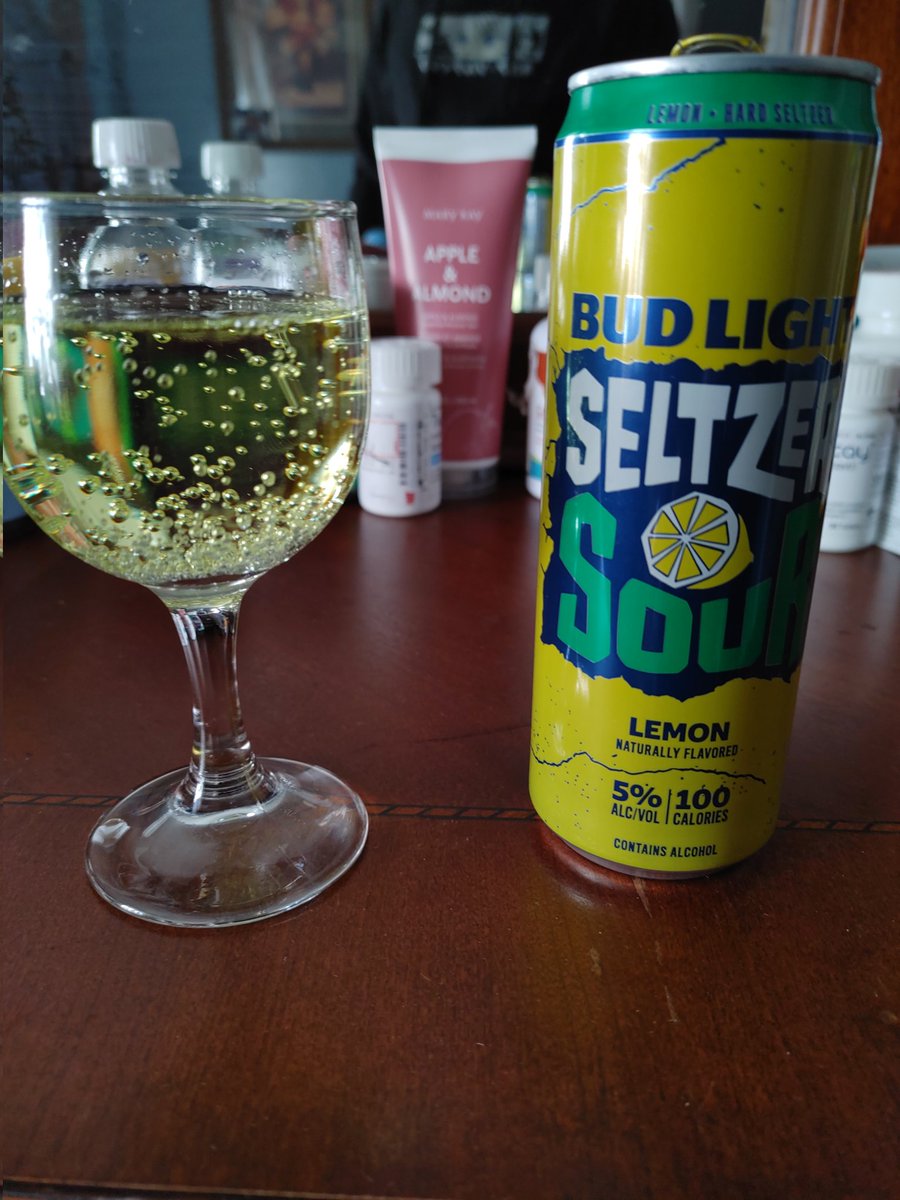 Whankikat's tweet photo. Try this, it's crack cocaine and tastes like sourheads https://t.co/LWDq32RVXL