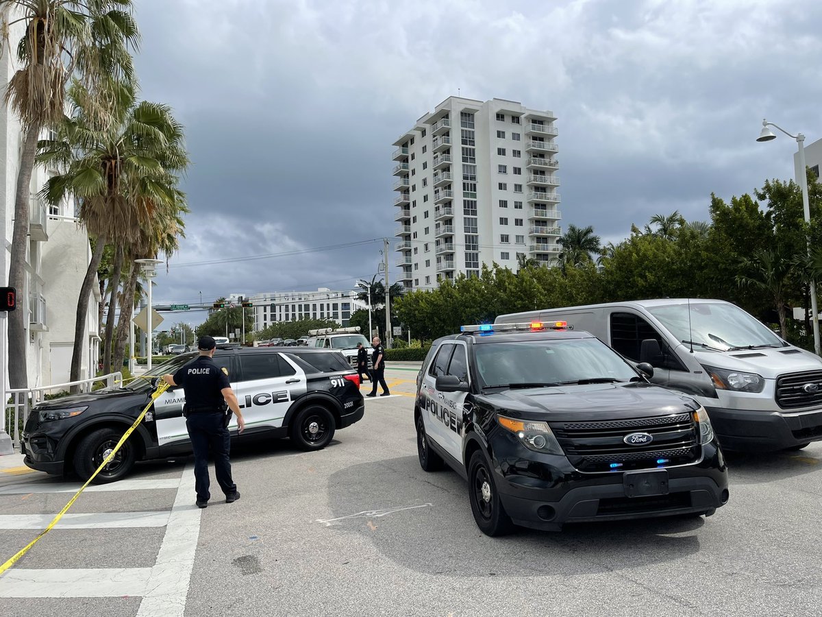 MiamiBeachPD's tweet photo. POLICE: The Venetian Cswy is closed westbound at West Ave and Dade Blvd due to a fatal traffic accident. Please use the MacArthur Cswy or Julia Tuttle to exit Miami Beach. https://t.co/NhBCasPjuk