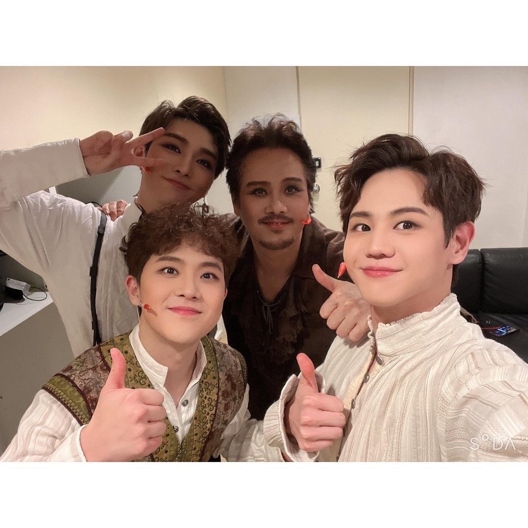 daily_yoon's tweet photo. [#룽포메이션]

임규형님 인스타 속 #윤지성
https://t.co/dFNOqALylh https://t.co/8EM897M8hK