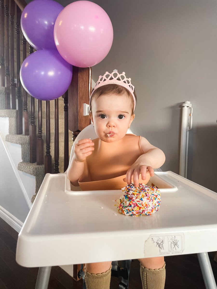 jessprusso's tweet photo. I had a daughter. She’s now 1. She’s the love of my life. Time is a dirty dirty thief. https://t.co/BdXA7Y6DdM