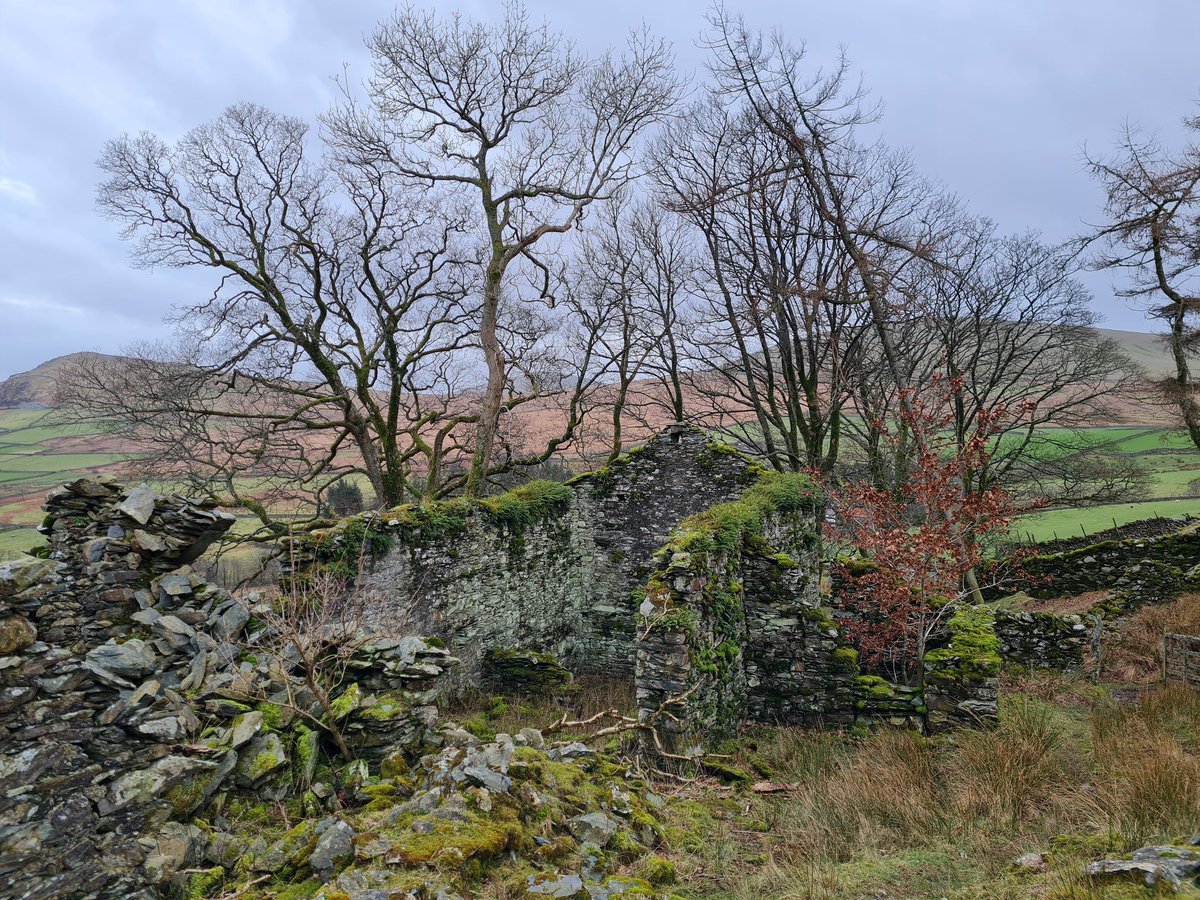 PhilSipocz's tweet photo. Tell you what! I'm a bit disappointed with the holiday lets in the #Lakes #LakeDistrict #Cumbria #holidays #doerupper #justneedsalickofpaint https://t.co/QQqLji5eo6