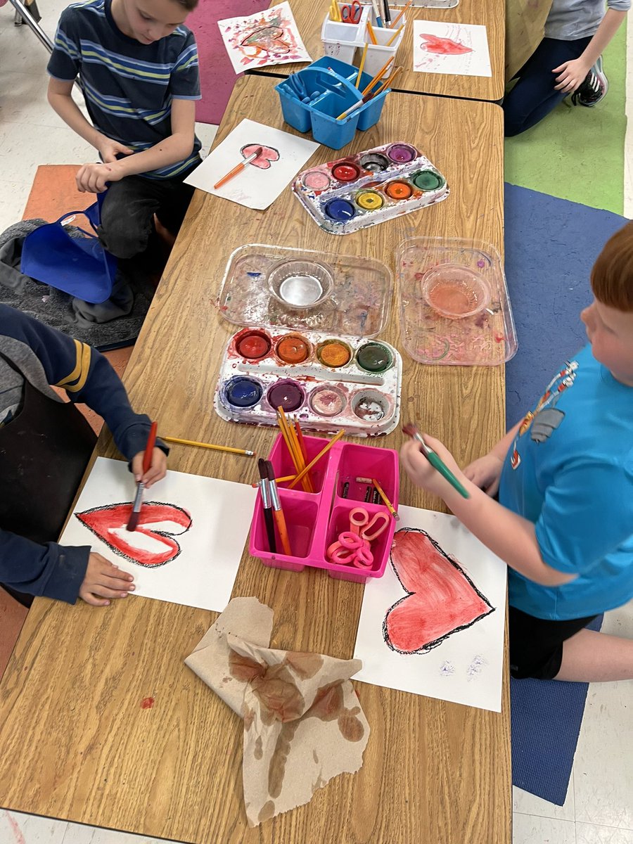 2nd grade are creating some amazing <a href="/jimdine_art/">Jim Dine</a> inspired pop art hearts! <a href="/granburyisd/">Granbury ISD</a> @HeatherBoisjol1 <a href="/mambrinosteam/">STEAM Academy at Mambrino</a> <a href="/Curriculum_GISD/">Granbury ISD Curriculum Department</a> #10houses1family