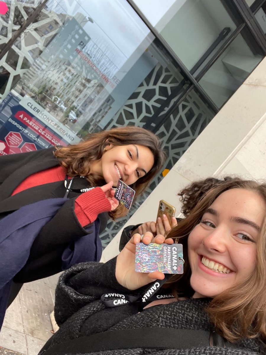 📽️ Les étudiants du cycle 2, spécialité production, ont participé au 44ème Festival du court métrage de Clermont-Ferrand.

🤝 Ils ont pu échanger avec des professionnels et voir les courts-métrages en sélection.

🎬 Les étudiants repartent avec de beaux souvenirs

#cinema