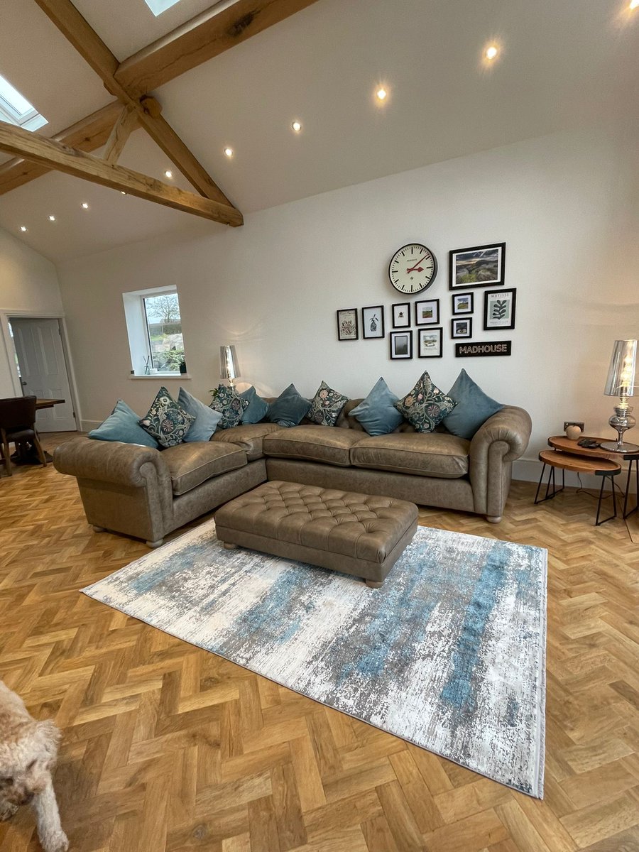 AuthenticFurn's tweet photo. ST. GEORGE SOFA
The epitome of the classic British Chesterfield leather sofa, the St. George defines this traditional and timeless style.
Thank you to all of our lovely customers for the photos &amp; their continued support!

https://t.co/uUo3jofwgE https://t.co/LYicFPU4Dl