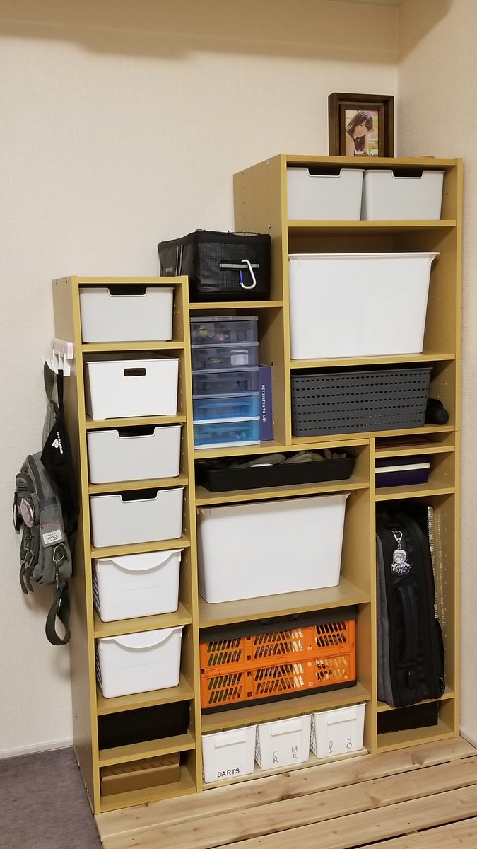 Sophia_PSO2's tweet image. ニトリのカラーボックスを魔改造！
規格が決まってるから便利すぎるww
強度とか耐荷重の問題もあると思うので、魔改造は自己責任で！
(引き出しが1つだけ違うのが気になる…ww)

#ニトリ #カラーボックス