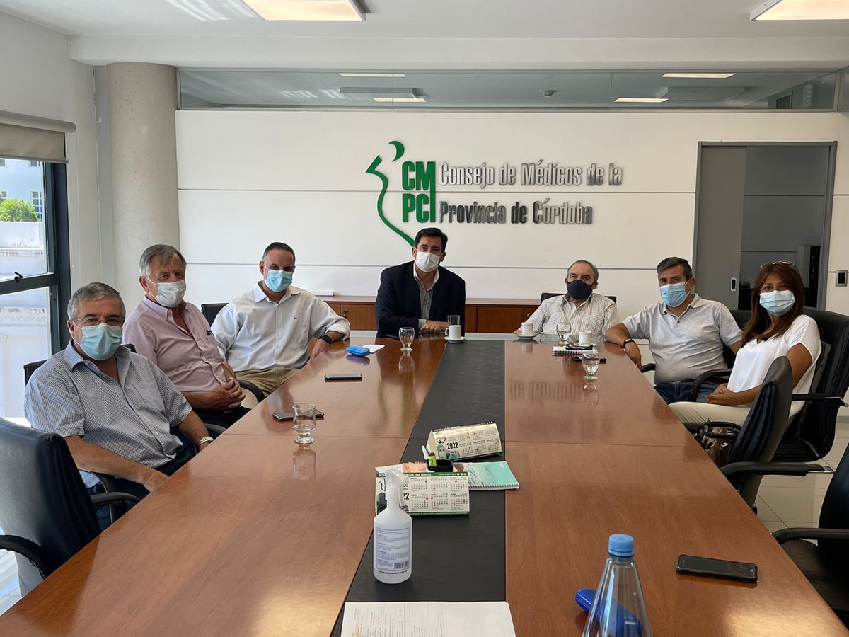 HacerCordoba's tweet photo. En el Marco del #ProyectoCórdoba nos reunimos con las autoridades del Consejo de Médico de la Provincia para analizar la situación de la salud que nos compete a todos @CordobesesC @E21Reg @faropais https://t.co/YaFZTuY8nR