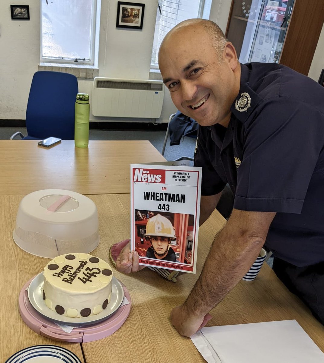 GMWheatman's tweet photo. @LiskeardCFRS @CornwallFRS Purple Watch treated me to lunch and a wonderful cake to send me on my retirement. #topteam https://t.co/FKZdU3CJU8