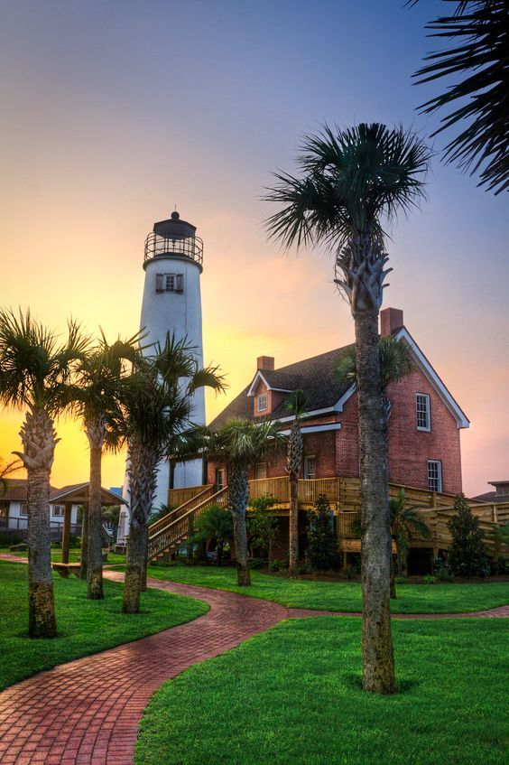 Want plans for tomorrow night?  St. George Island Lighthouse will have its February Sunset/Full Moon Climb tomorrow evening from 6pm - 8pm.  Ticket sales begin at 5:30pm in the Lighthouse Gift Shop. #bestviews #supportlocal #StGeorgeIslandFL #RVPSGI  📷: Kay Gaensler Photography