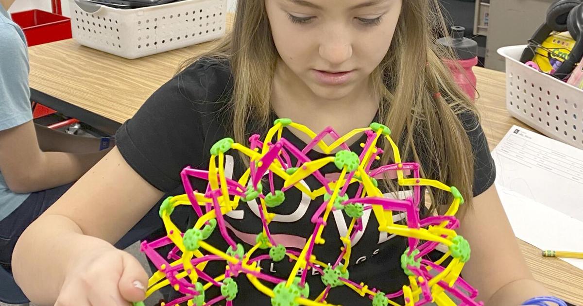 Jonelle Klemz, #schoolsocialworker, is using heart rate monitors to show #students the link between their #heartrates, #breathing, and their physical and #emotionalhealth.
ow.ly/vqi050HS2mR #studenthealth <a href="/Braham_Schools/">Braham Area Schools</a> #healthystudents <a href="/IHTSpirit/">IHT</a> #socialemotionalhealth