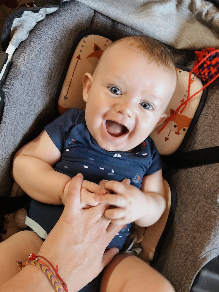 Carmebustelo's tweet photo. Tweet de apreciación a la belleza de mi sobrino https://t.co/LLuoLAn69M