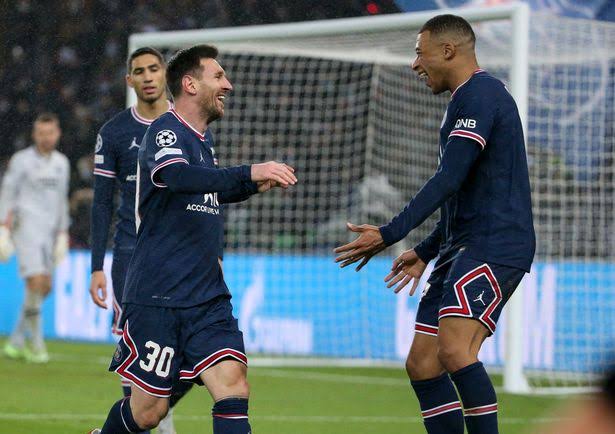 Iconic_Messi's tweet photo. Messi carried his team for 5 years without any help and finally he has someone to rely on when it's not his day. Love Mbappe man❤ https://t.co/0qJ39VbhcB
