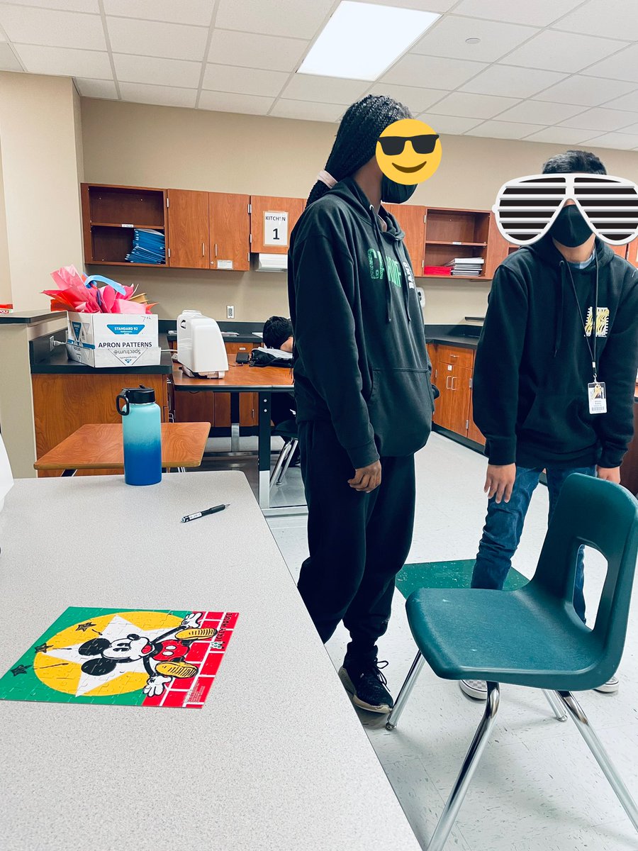 kpwell's tweet photo. I got a chance to hang  out with Mrs Obrien’s advisory class today.  While she had the “gift of time” we quickly completed a puzzle.  Helped them to push through the tiredness of the day to persevere and complete the puzzle.  Simple activity but great lifelong lesson.  #Persevere https://t.co/E3apPG2lFJ
