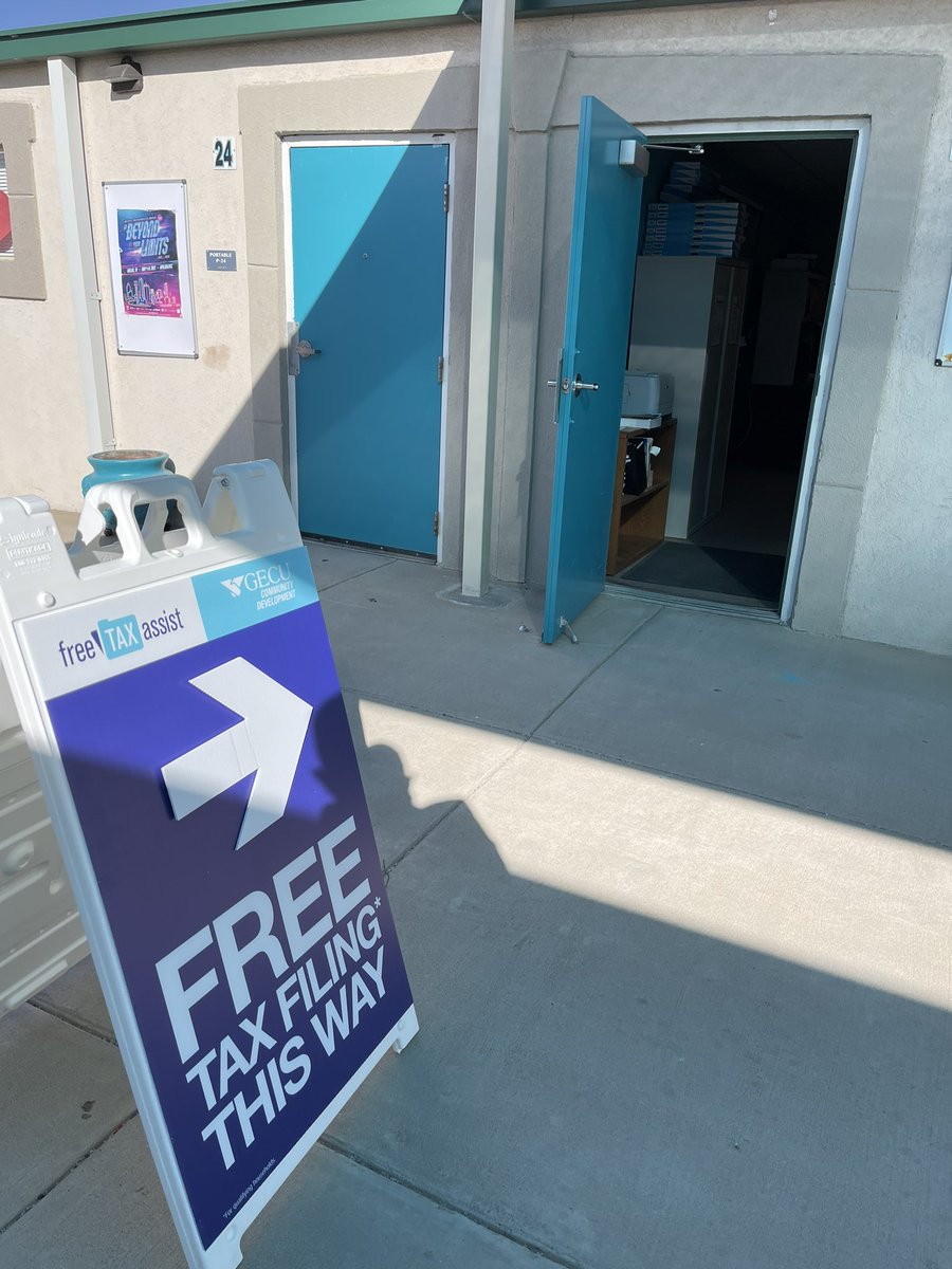 MECollege_HS's tweet photo. Our #PhoenixFamily Scholars are ready to provide free tax filing for our Phoenix Community from 4:30pm-7:00pm every Tuesday and Thursday through March 15 excluding Spring Intersession. Come on by to get your taxes taken care of! #FirstandBest #TeamSISD @missionechs https://t.co/d0fxtcxSNO