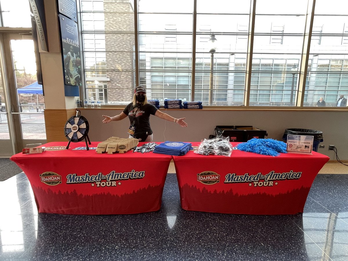 IdahoanFoods's tweet photo. Hey @DukeMBB fans, stop by the #MashedInAmericaTour table just inside the South Hall of Honor entrance to win some great prizes!
#HereComesDuke https://t.co/hXIG6i594g
