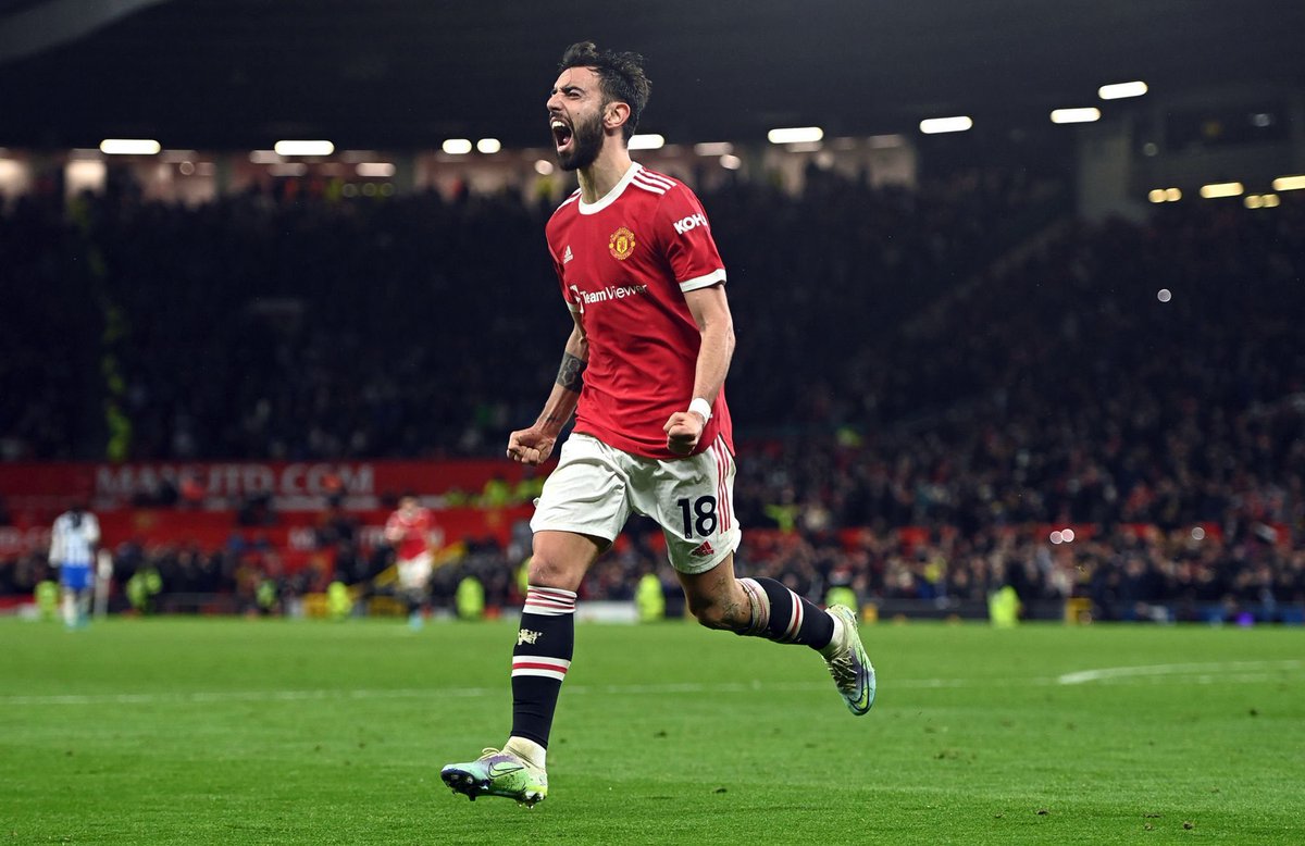 StatmanDave's tweet photo. Bruno Fernandes’ game by numbers vs Brighton: 

100% successful dribbles (2/2) 
78 total touches 
5 chances created 
4 ground duels won 
2 big chances created 
3 shots on target 
1 goal 

Created over 70 chances in the PL this season. 🇵🇹🎯 https://t.co/la32gUfbgV