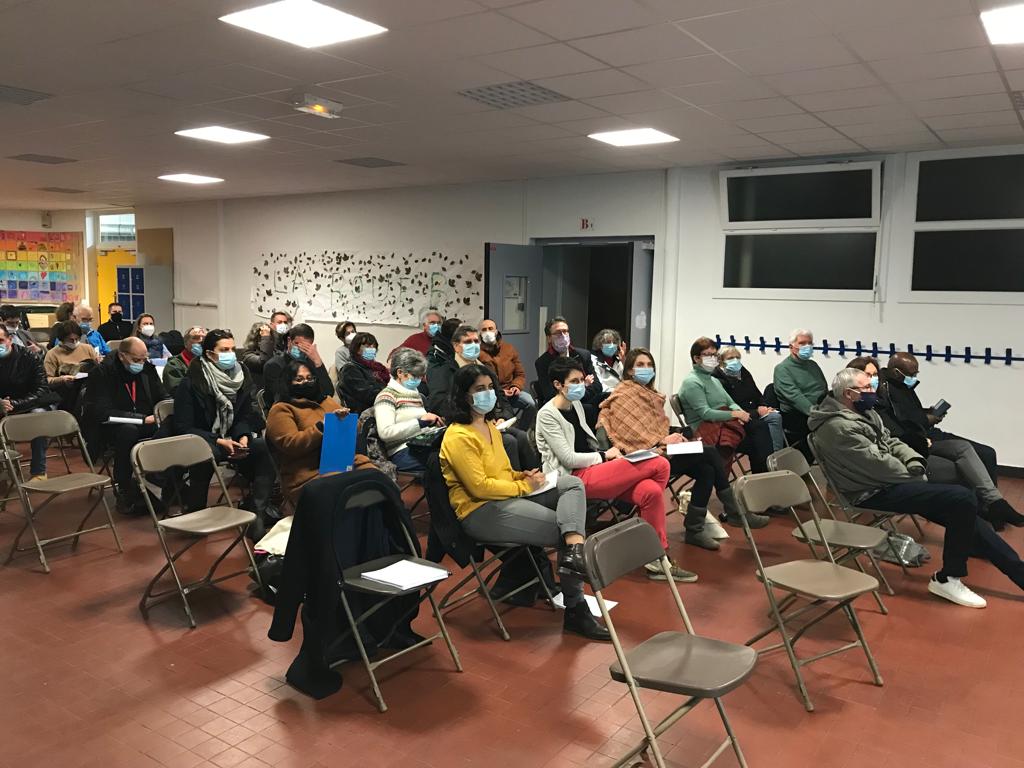ReigadaGabriela's tweet photo. Réunion de quartier Blagis-Gare ce soir, de beaux échanges avec les habitants, exposé des projets dans le quartier, réalisés et à venir, des questions constructives et une ambiance amicale, nous sommes tous voisins ! 
#FAR92 #fontenayauxroses
@laurent_vastel @FontenayDemain https://t.co/MffQKEFQvZ