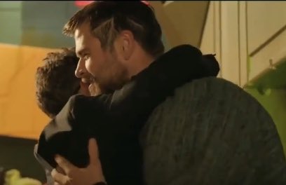 bannercomfort's tweet photo. bruce x hugs https://t.co/BXmVmexxJh