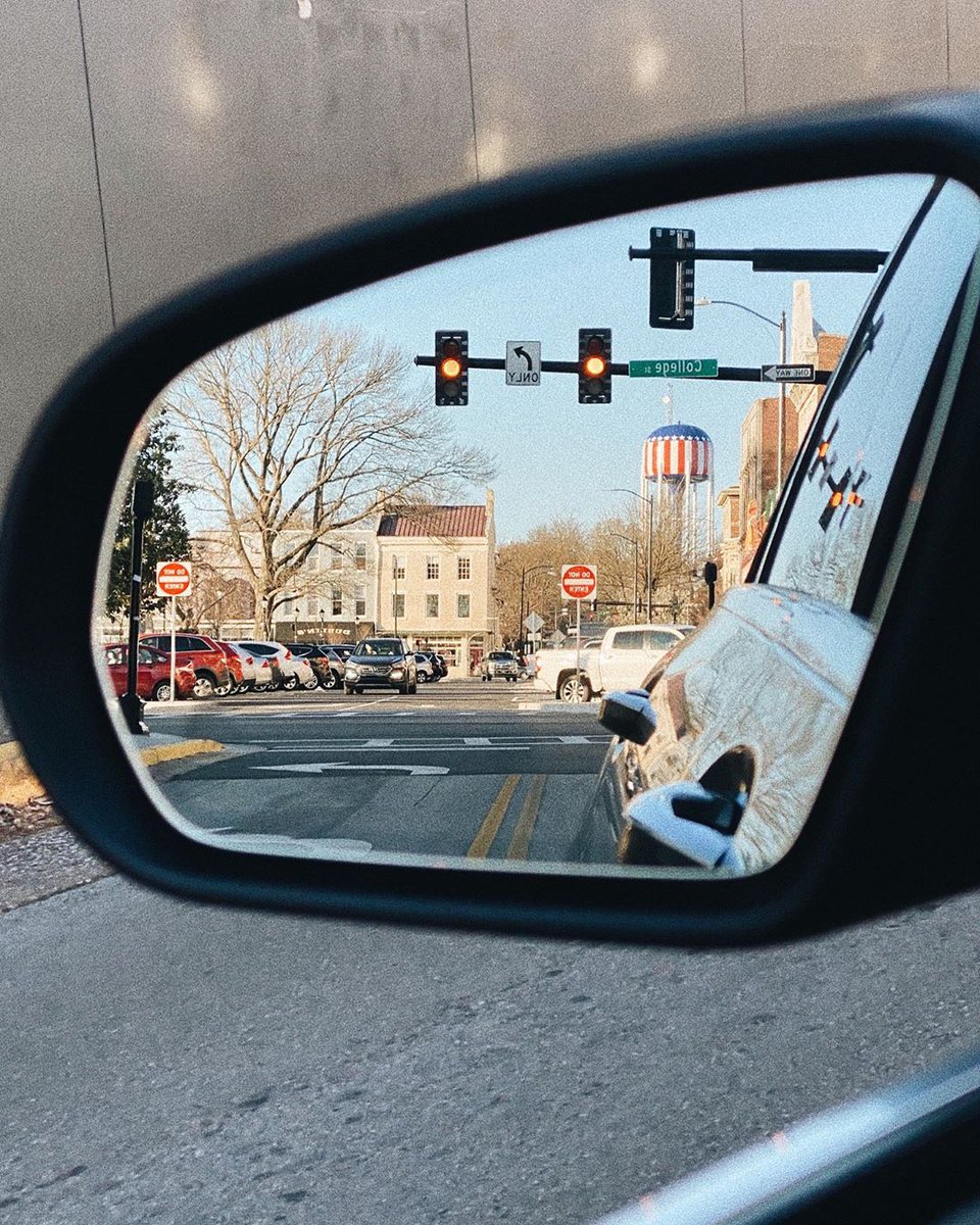 VisitBGKy's tweet photo. BG Water Tower views will never get old. #LocalLandmark #VisitBGKY https://t.co/dyvJinKIj6