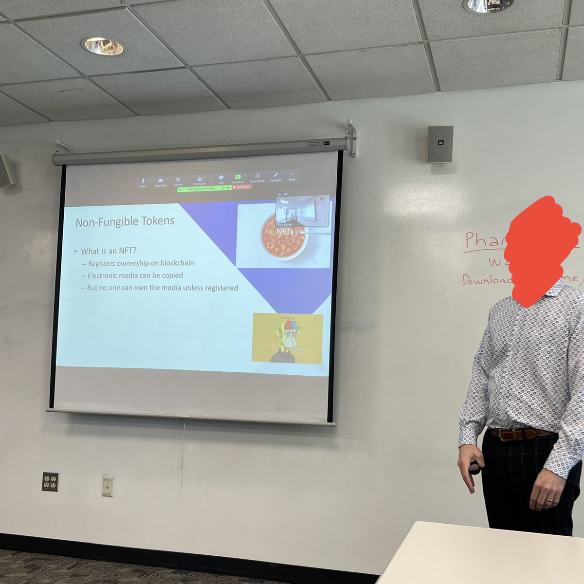 jofndbuilds's tweet photo. #BAYC in a lecture 😂 https://t.co/vHdfO0Y5N7