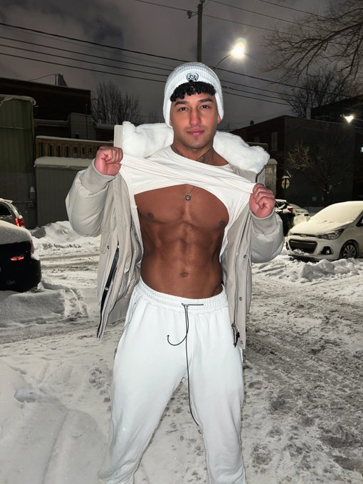 I could cut glass with these &nbsp;🔥😈 #latenightwalks #montrealmoments #outandabout #muscleman #fit #fitness<a href="/tag/latenightwalks"class="tags">#latenightwalks</a><a href="/tag/fitness"class="tags"><span>#fitness</span></a><a href="/tag/fit"class="tags"><span>#fit</span></a><a href="/tag/outandabout"class="tags"><span>#outandabout</span></a><a href="/tag/muscleman"class="tags"><span>#muscleman</span></a><a href="/tag/montre"class="tags"><span>#montre</span></a>