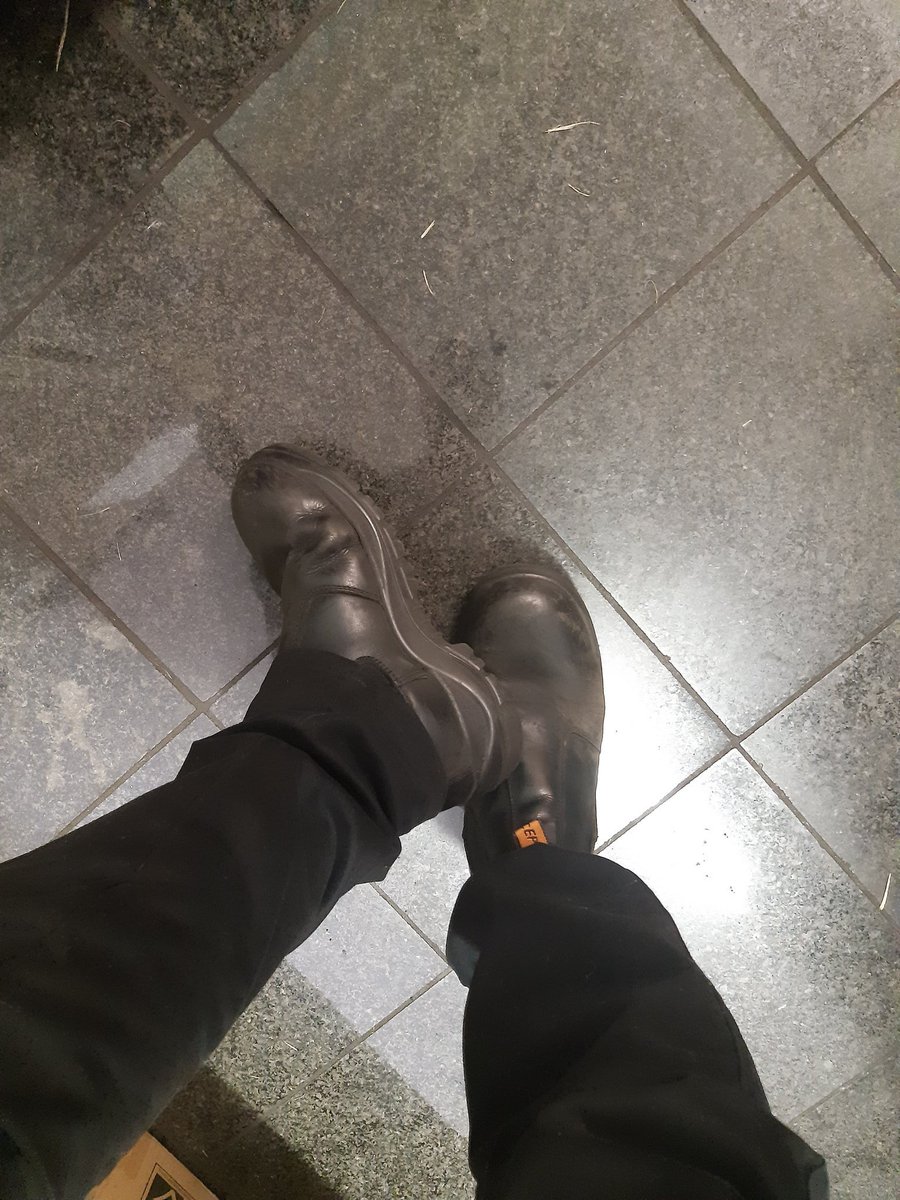 Masterzayn4's tweet photo. Who’s going to lick my boots clean! Come to my dm and beg me to piss over your face faggots! 😈😈

#findom #master #cashfag #onlyfans #finsub #feet #sellingcontent #beta #cuck #bwc https://t.co/B7G380AuCU
